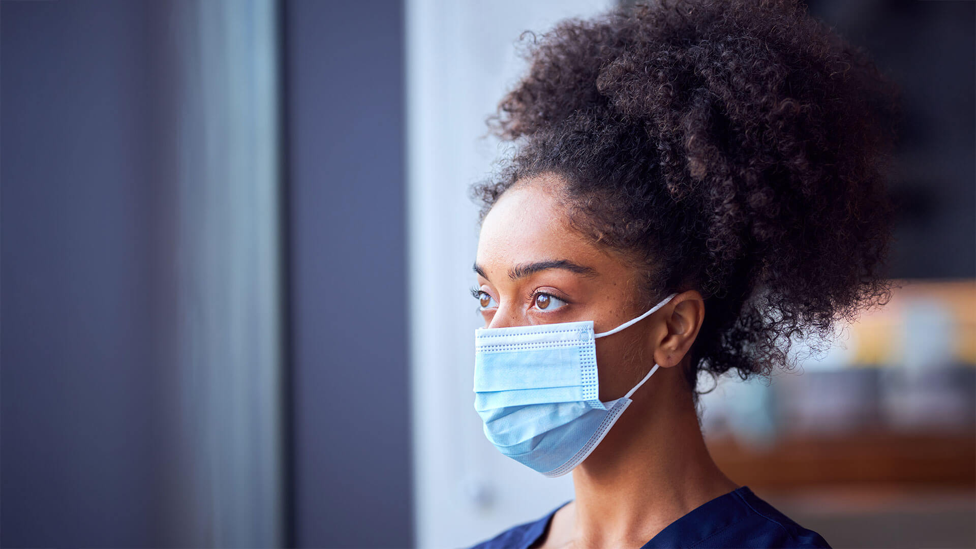 Quais os limites de contribuição mensal e como afetam os médicos que trabalham em múltiplos hospitais